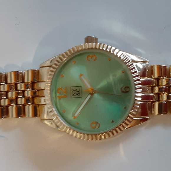 New York & Company Watch - Picture 3 of 6